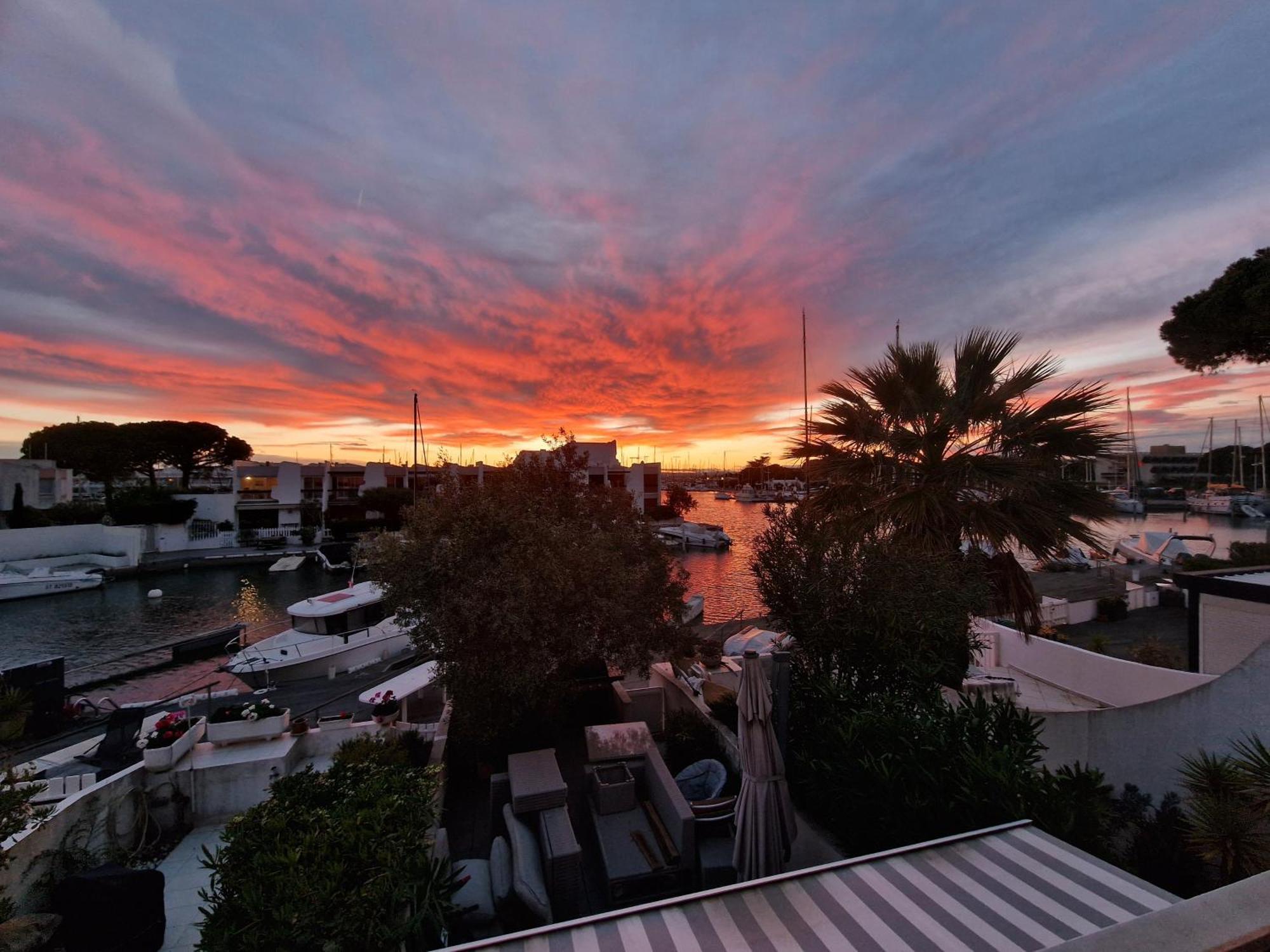 Marina Exceptionnelle - 8 Pers - 120 M2 Vue Mer - Suites Parentales - Cinema - Ponton Le Grau-du-Roi Exterior foto